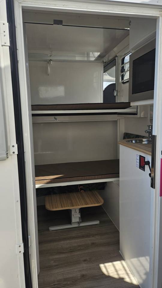 Horsebox HGV Fiat  Ducato 2,2 Diesel  180 chevaux 2023 Used