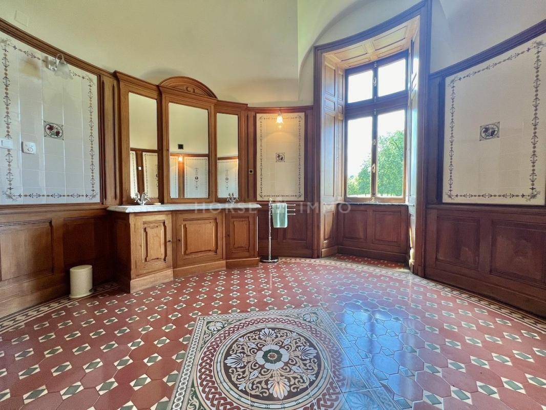 Luxurious equestrian property  Jura