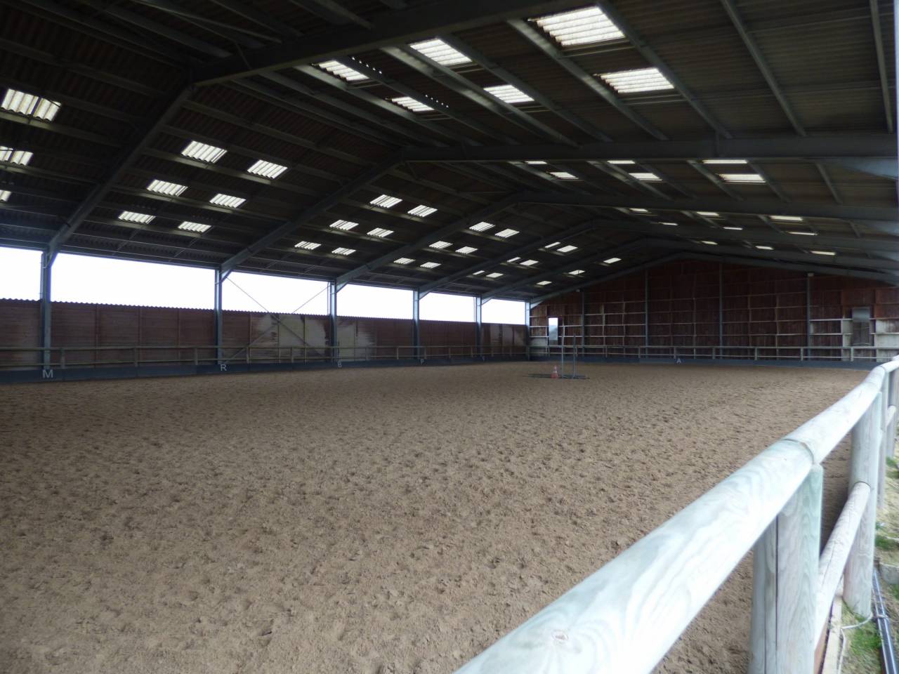 Livery yard  Rh&ocirc;ne