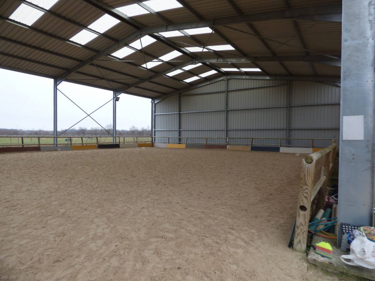 Livery yard  Rh&ocirc;ne