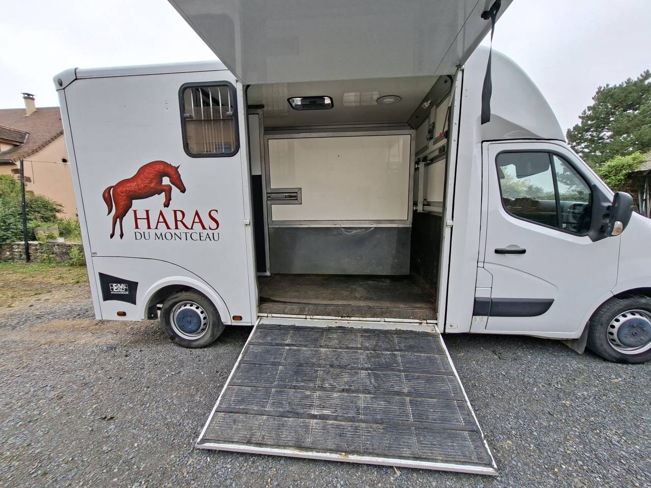 Horsebox HGV Cavalcar Renault Master 2021 Used