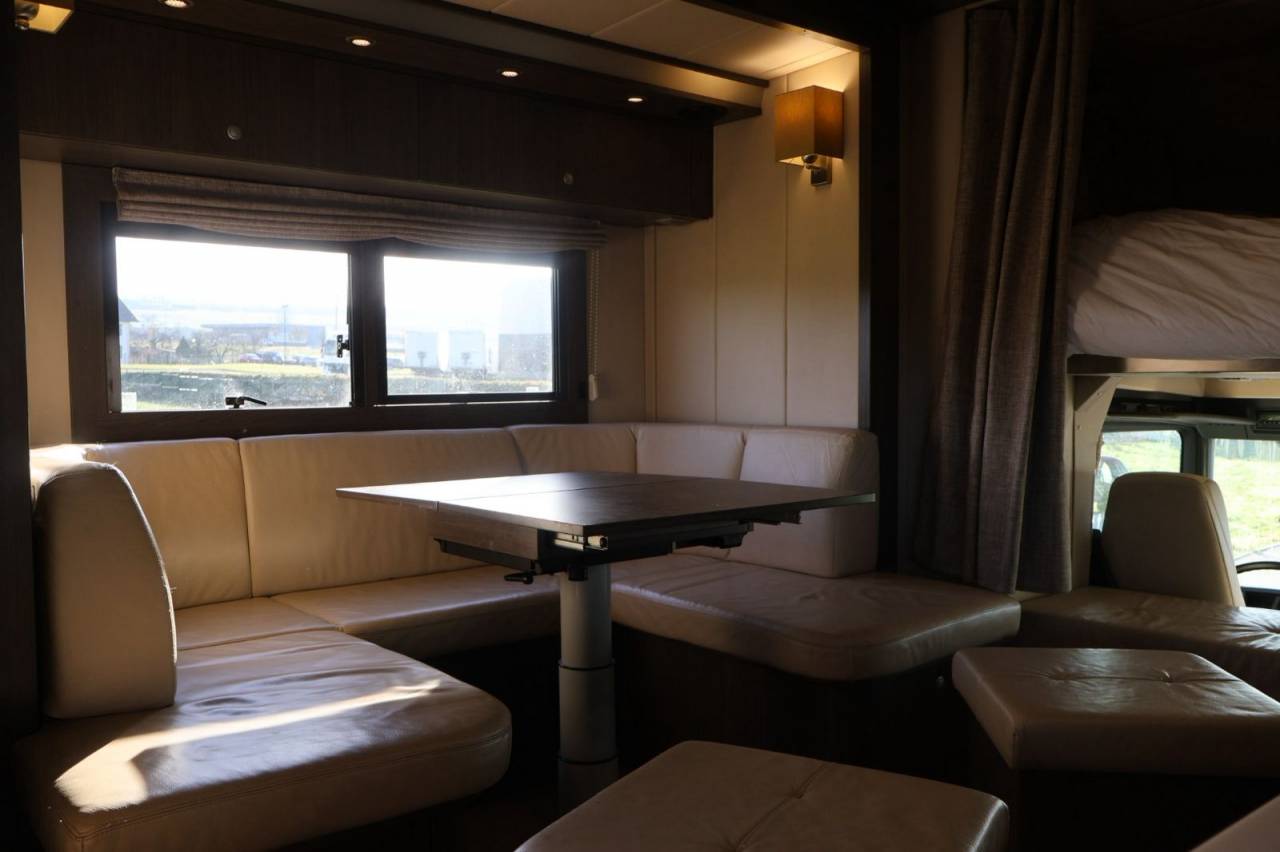Horsebox NON-HGV STX STX 6 CHEVAUX MEGA POP OUT 2011 Used