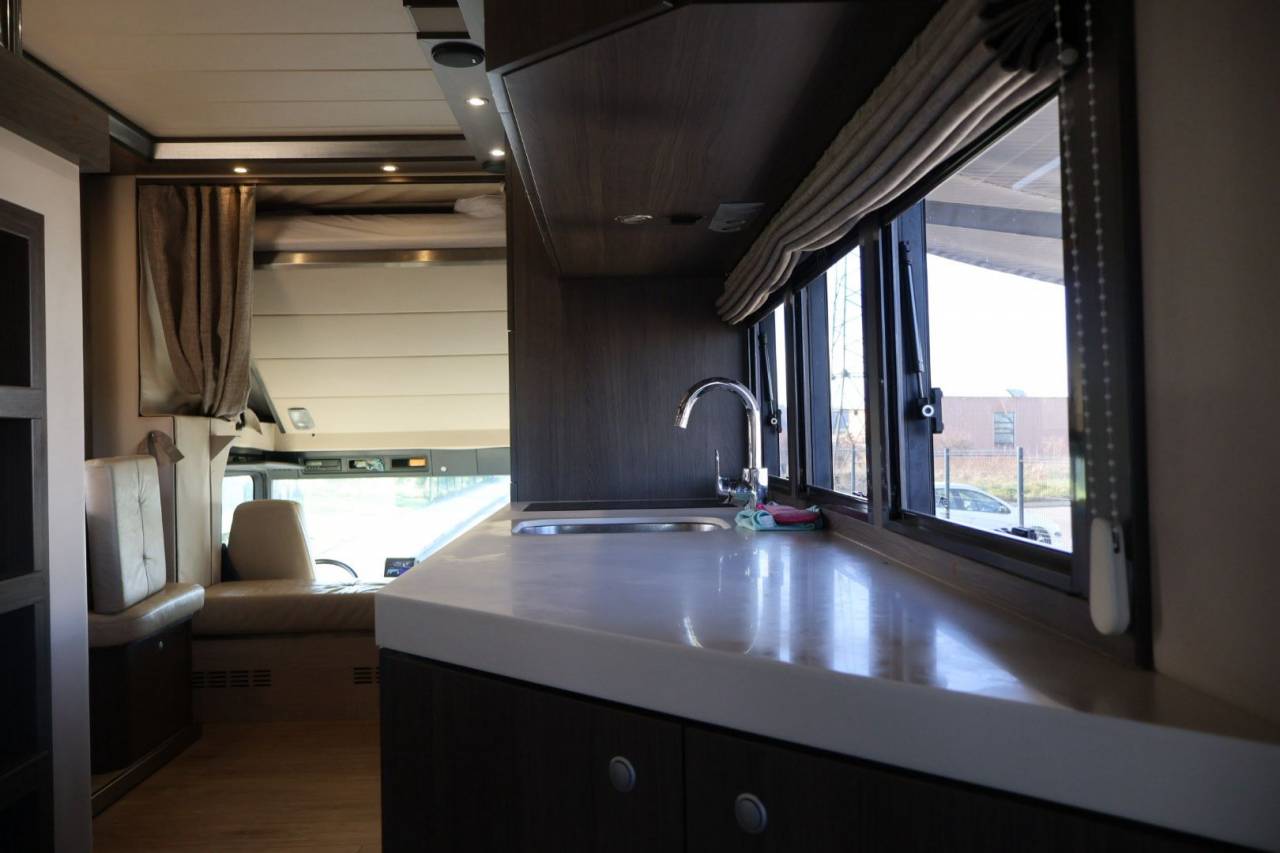 Horsebox NON-HGV STX STX 6 CHEVAUX MEGA POP OUT 2011 Used