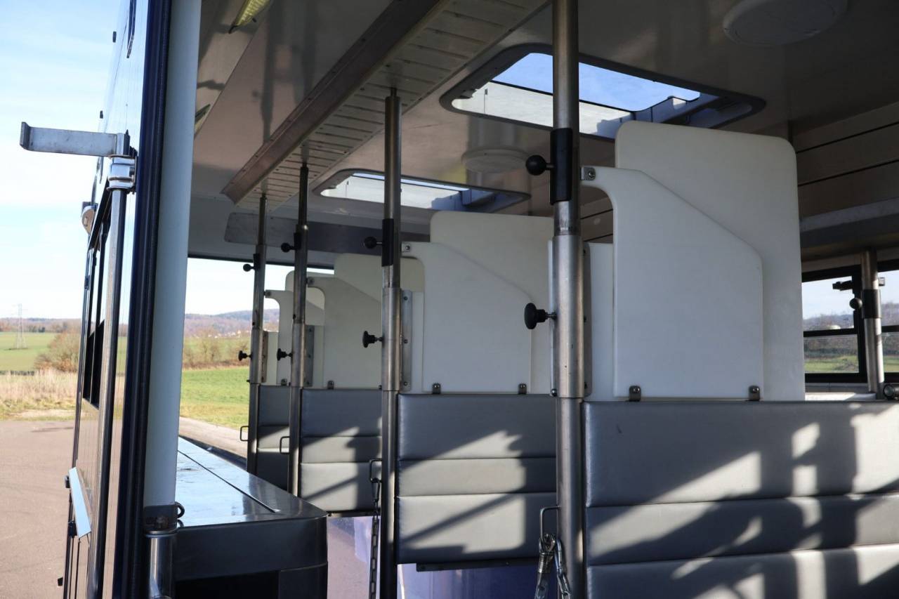 Horsebox NON-HGV STX STX 6 CHEVAUX MEGA POP OUT 2011 Used