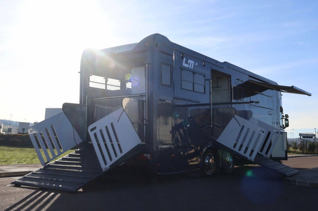 Horsebox NON-HGV STX STX 6 CHEVAUX MEGA POP OUT 2011 Used