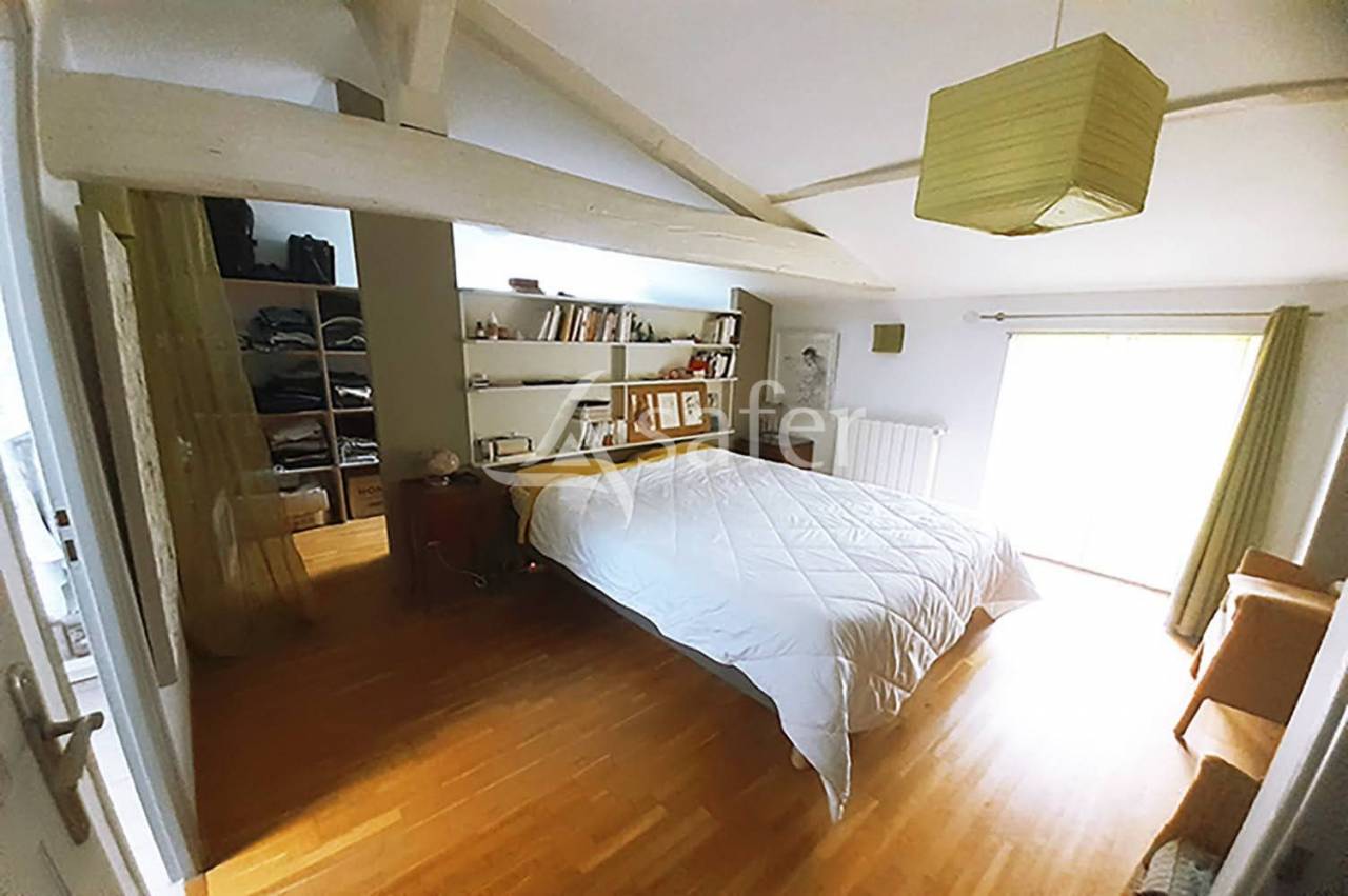 Other country property  Vend&eacute;e