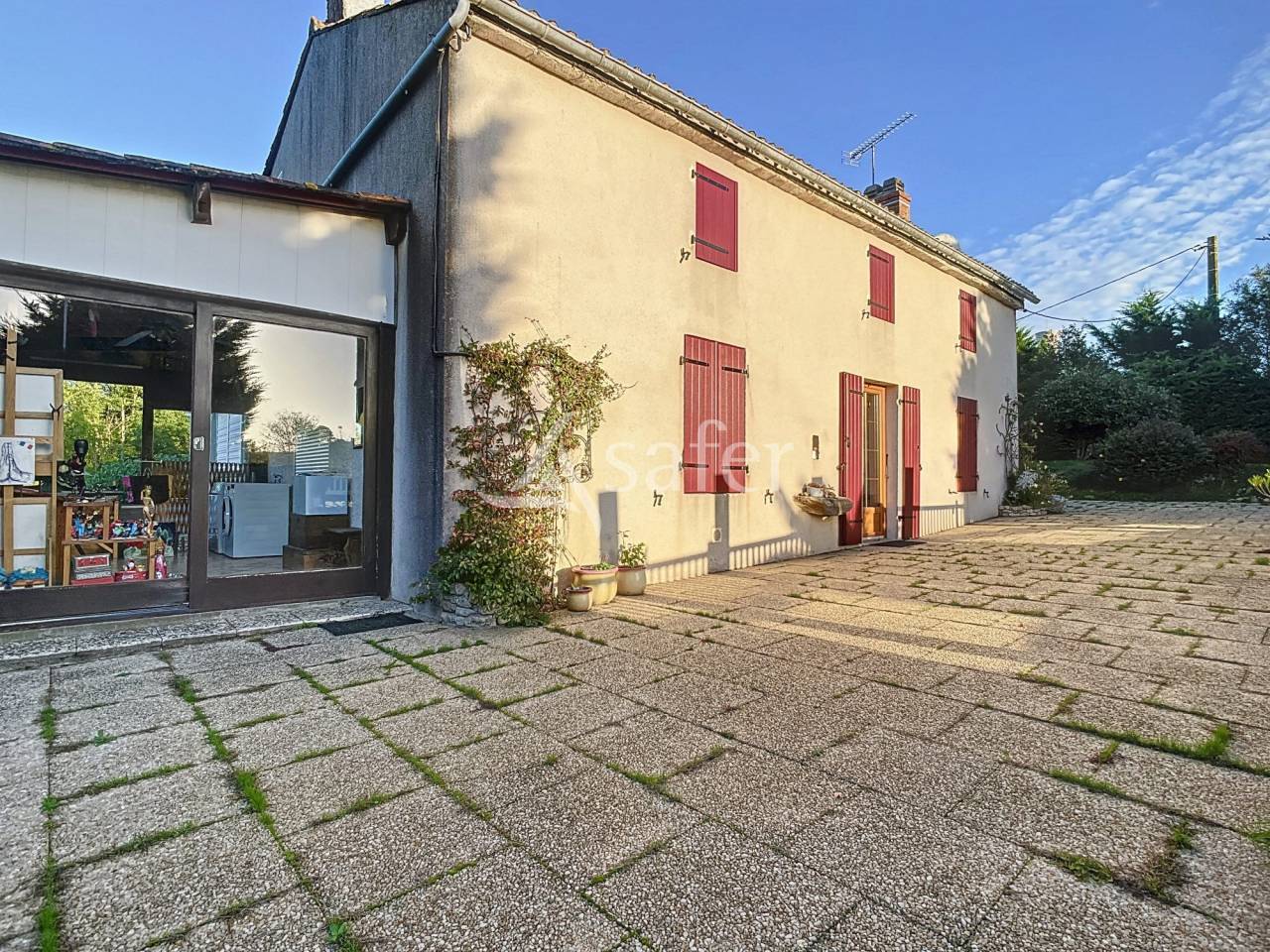 Other country property  Vend&eacute;e