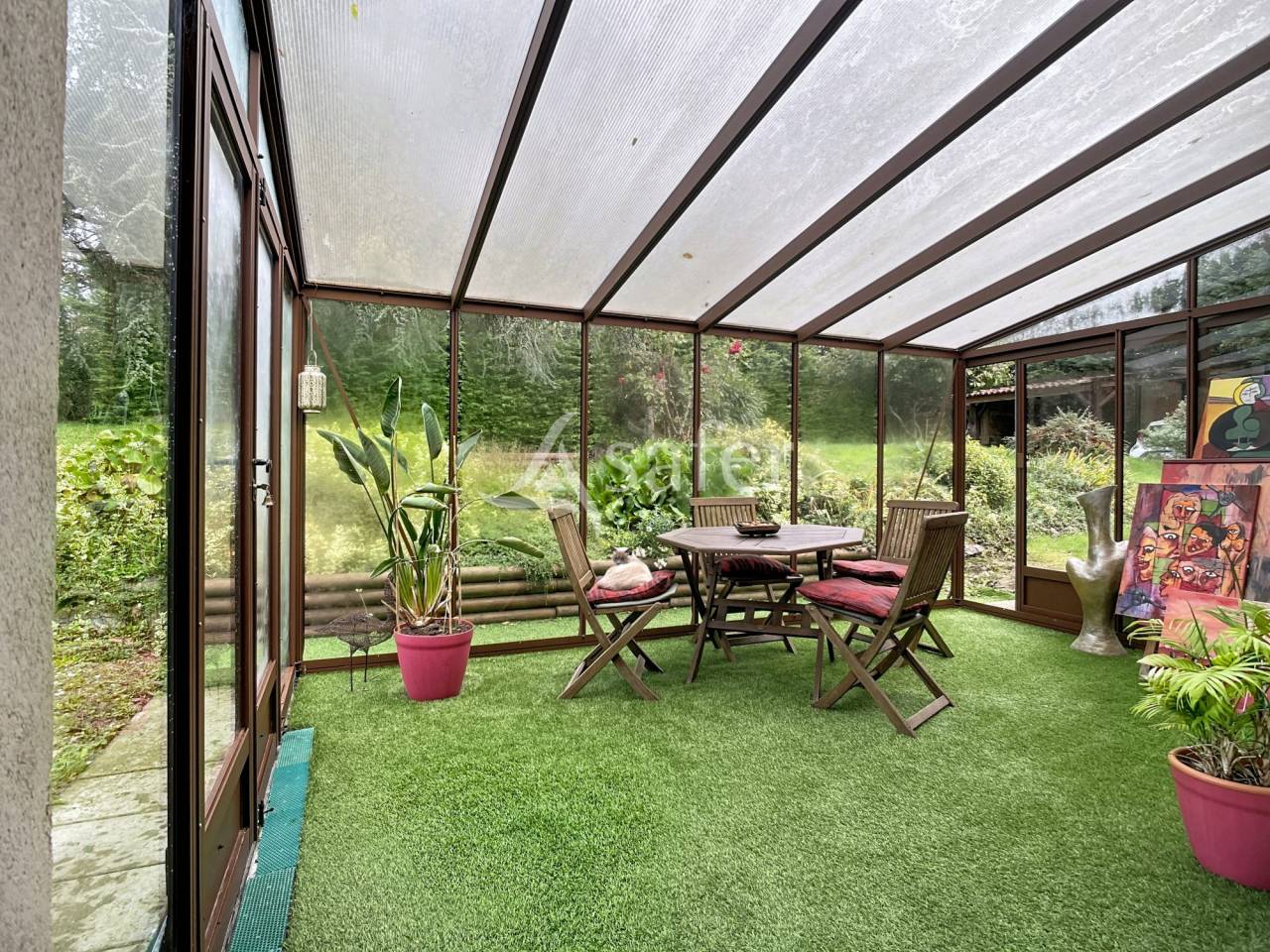 Other country property  Vend&eacute;e