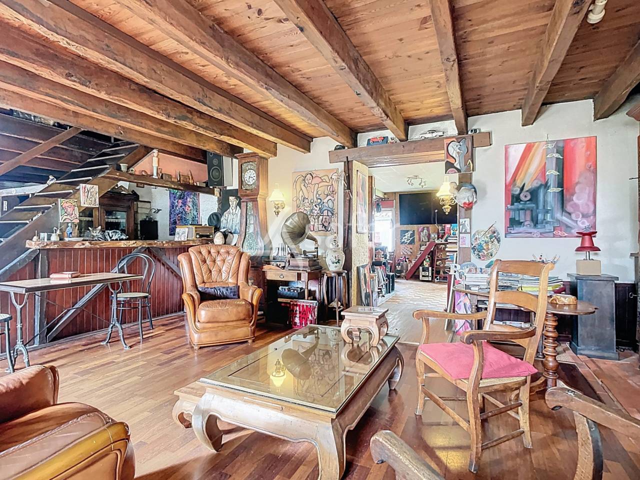 Other country property  Vend&eacute;e