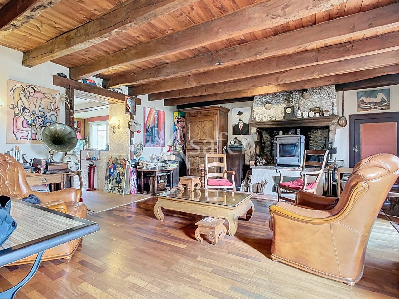 Other country property  Vend&eacute;e