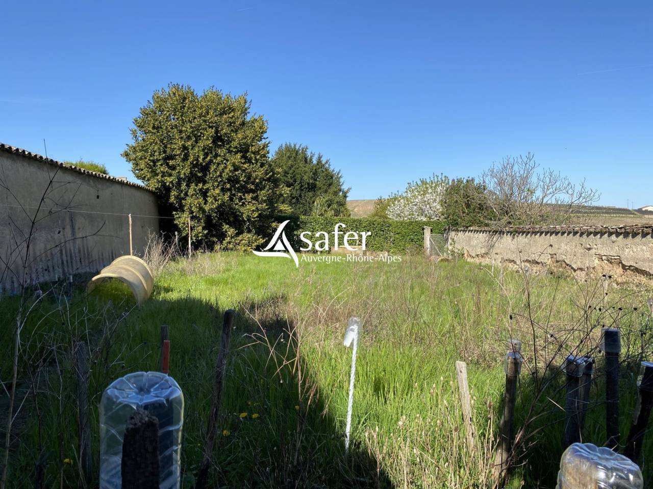 Other country property  Rh&ocirc;ne