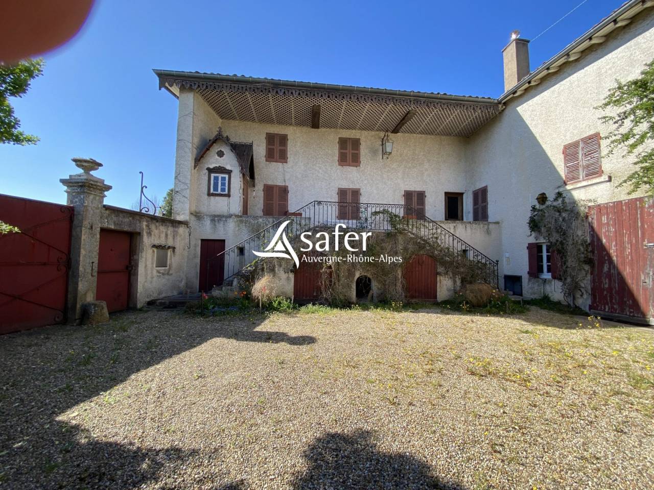 Other country property  Rh&ocirc;ne