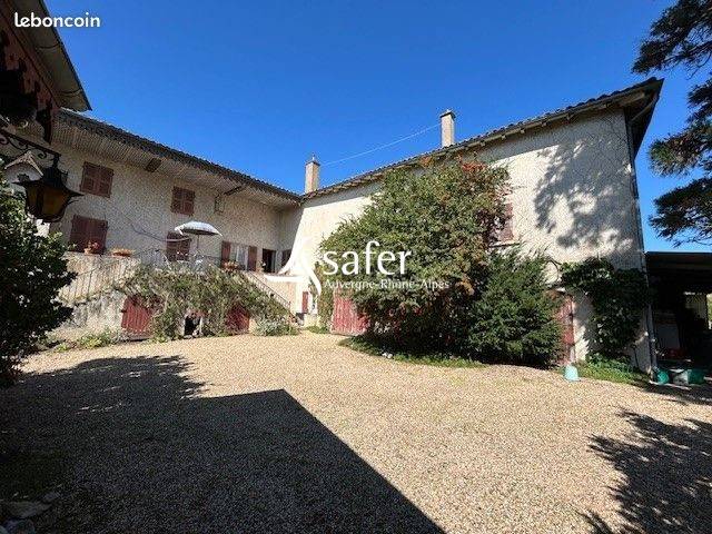 Other country property  Rh&ocirc;ne