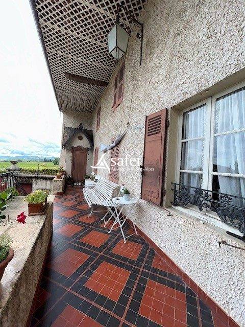 Other country property  Rh&ocirc;ne