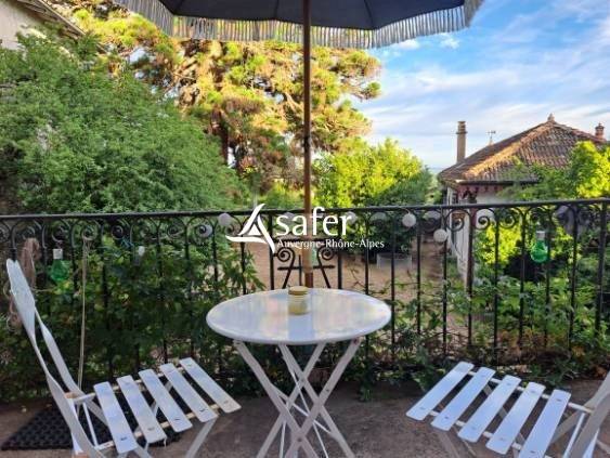 Other country property  Rh&ocirc;ne