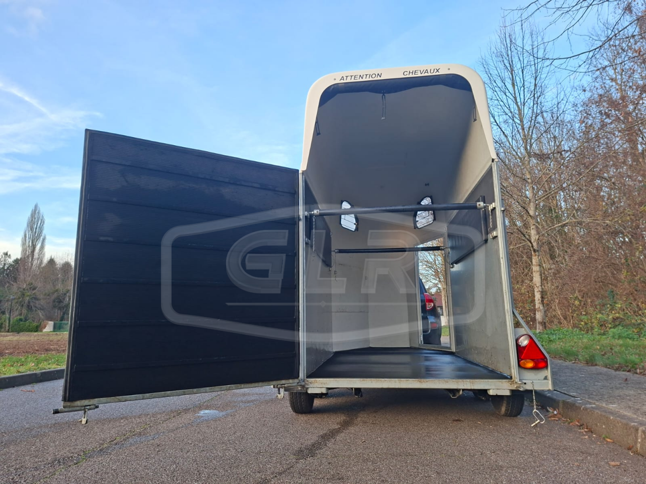 Horse trailer Cheval Liberte Gold One White Line 1,5 Stalls 2019 Used