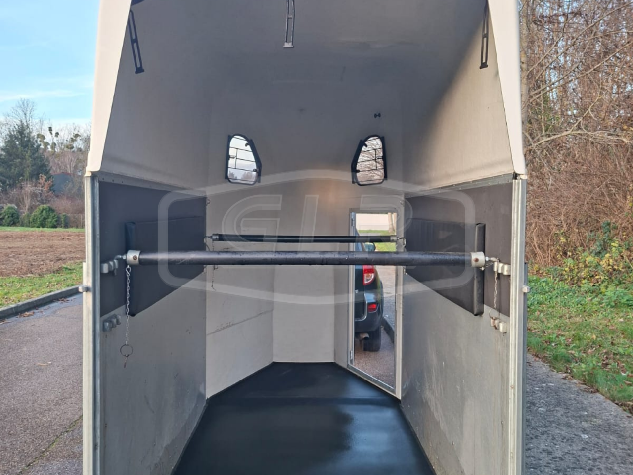 Horse trailer Cheval Liberte Gold One White Line 1,5 Stalls 2019 Used