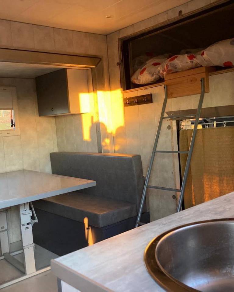 Horsebox NON-HGV Renault MEDIUM 2006 Used