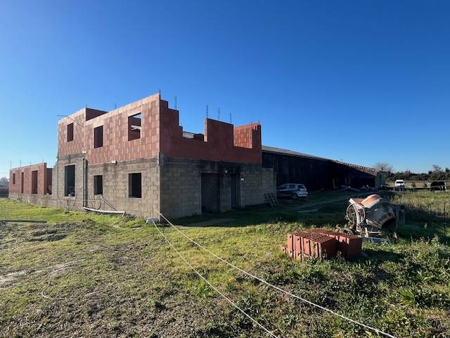 Equestrian property  Gard