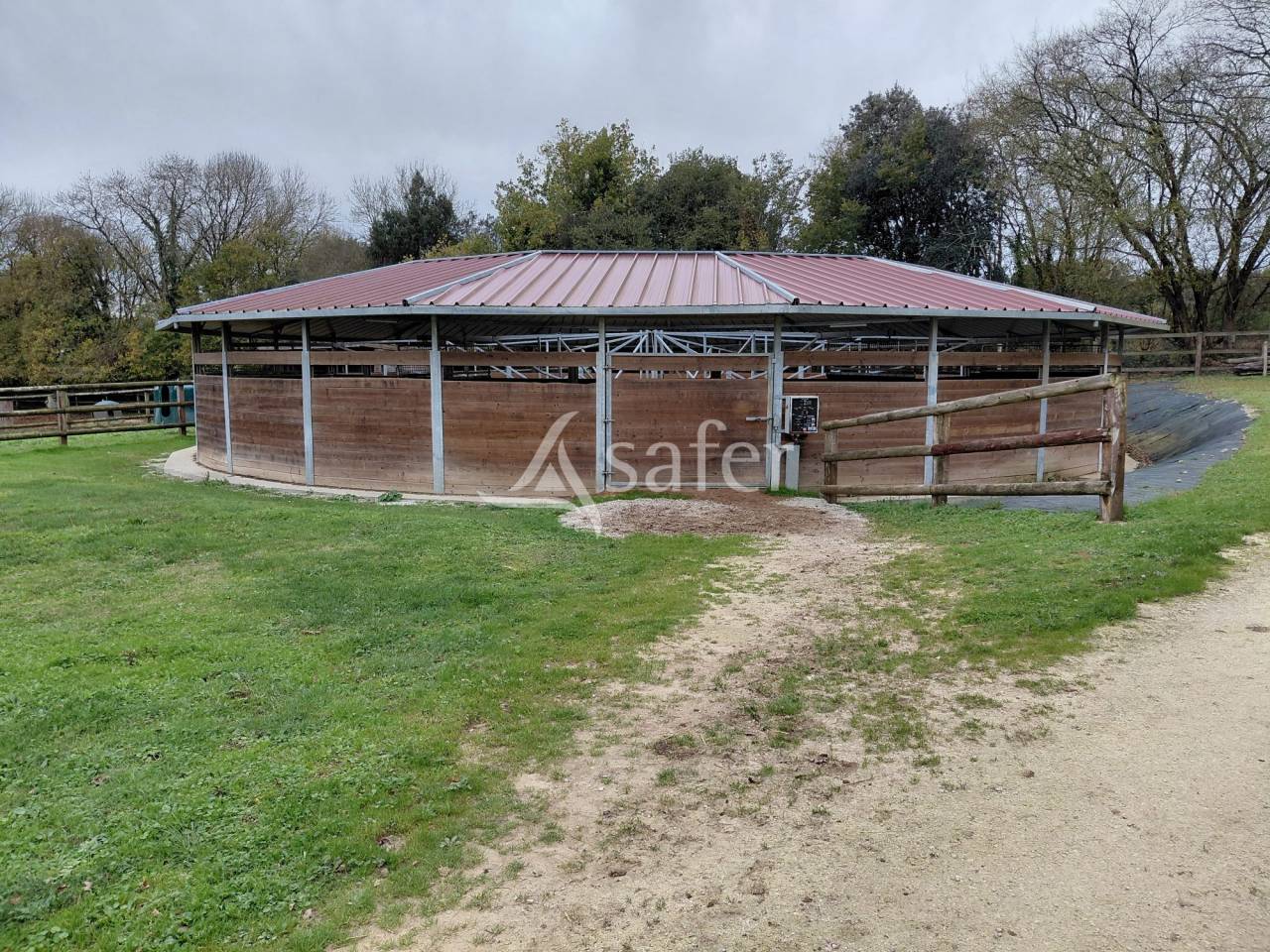 Equestrian property  Charente-Maritime