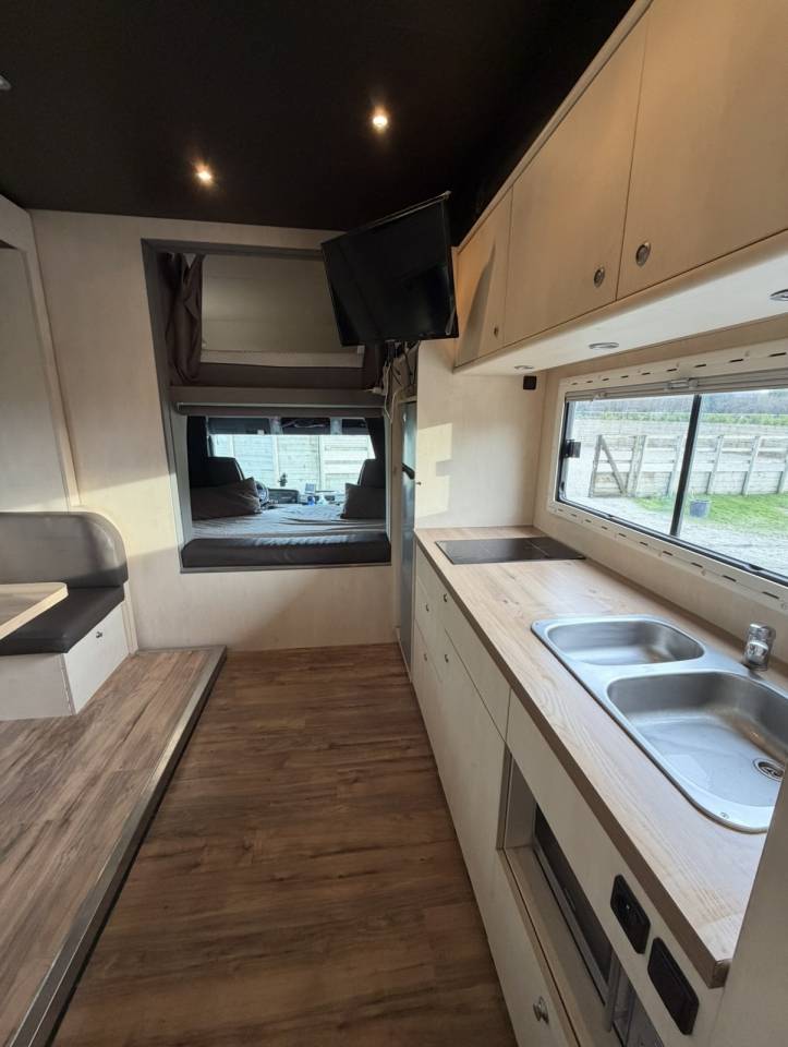 Horsebox NON-HGV Man 400 chx double essieu  2010 Used