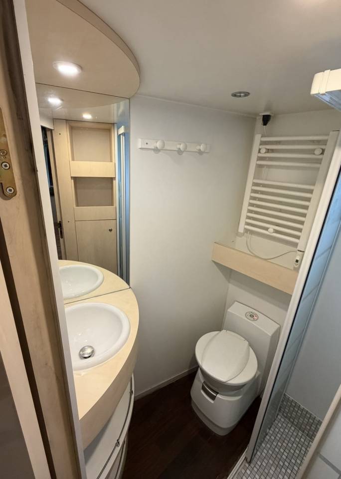 Horsebox NON-HGV Man 400 chx double essieu  2010 Used