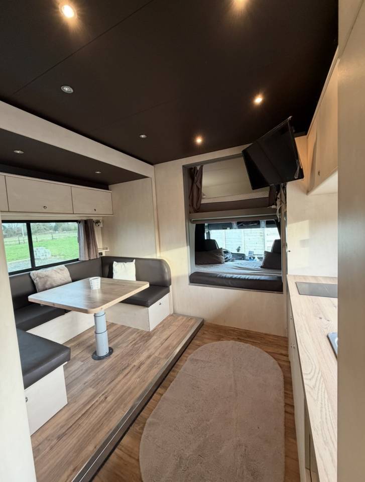 Horsebox NON-HGV Man 400 chx double essieu  2010 Used