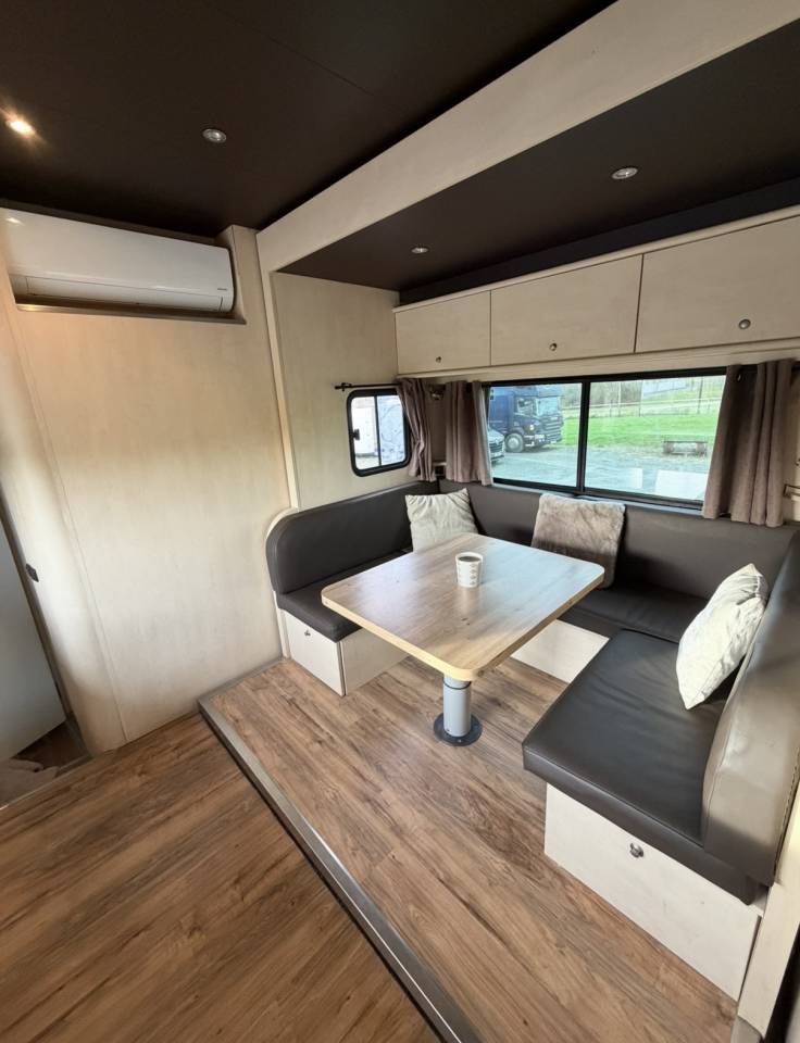 Horsebox NON-HGV Man 400 chx double essieu  2010 Used