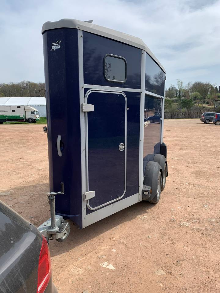 Horse trailer Ifor Williams HB403 1,5 Stalls 2018 Used
