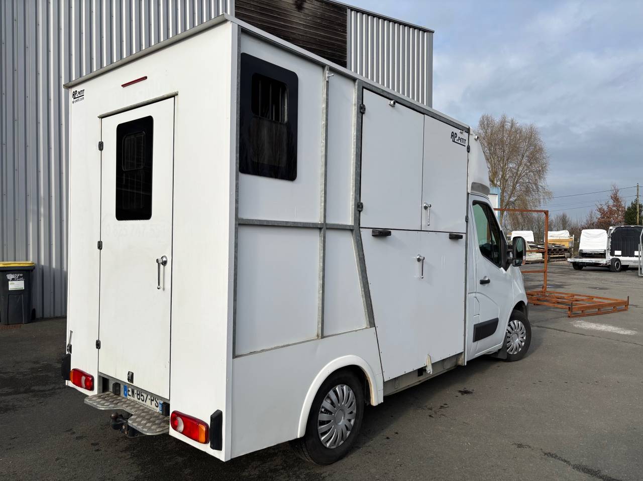 Horsebox HGV AP Petit 2 places stalles  2018 Used