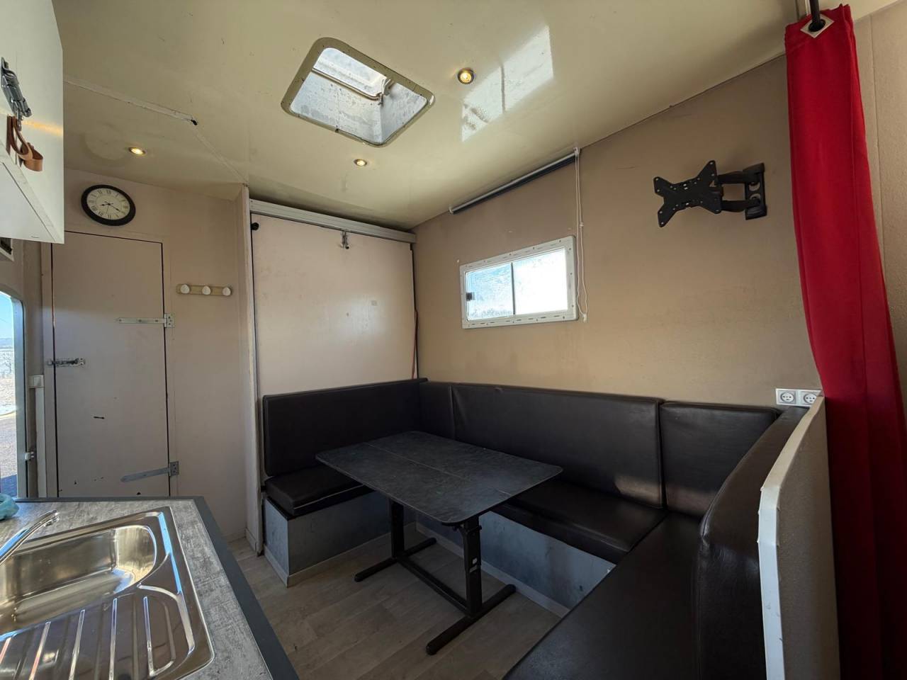 Horsebox NON-HGV Daf SEMI-REMORQUE 10P-APPARTEMENT 4P 2017 Used