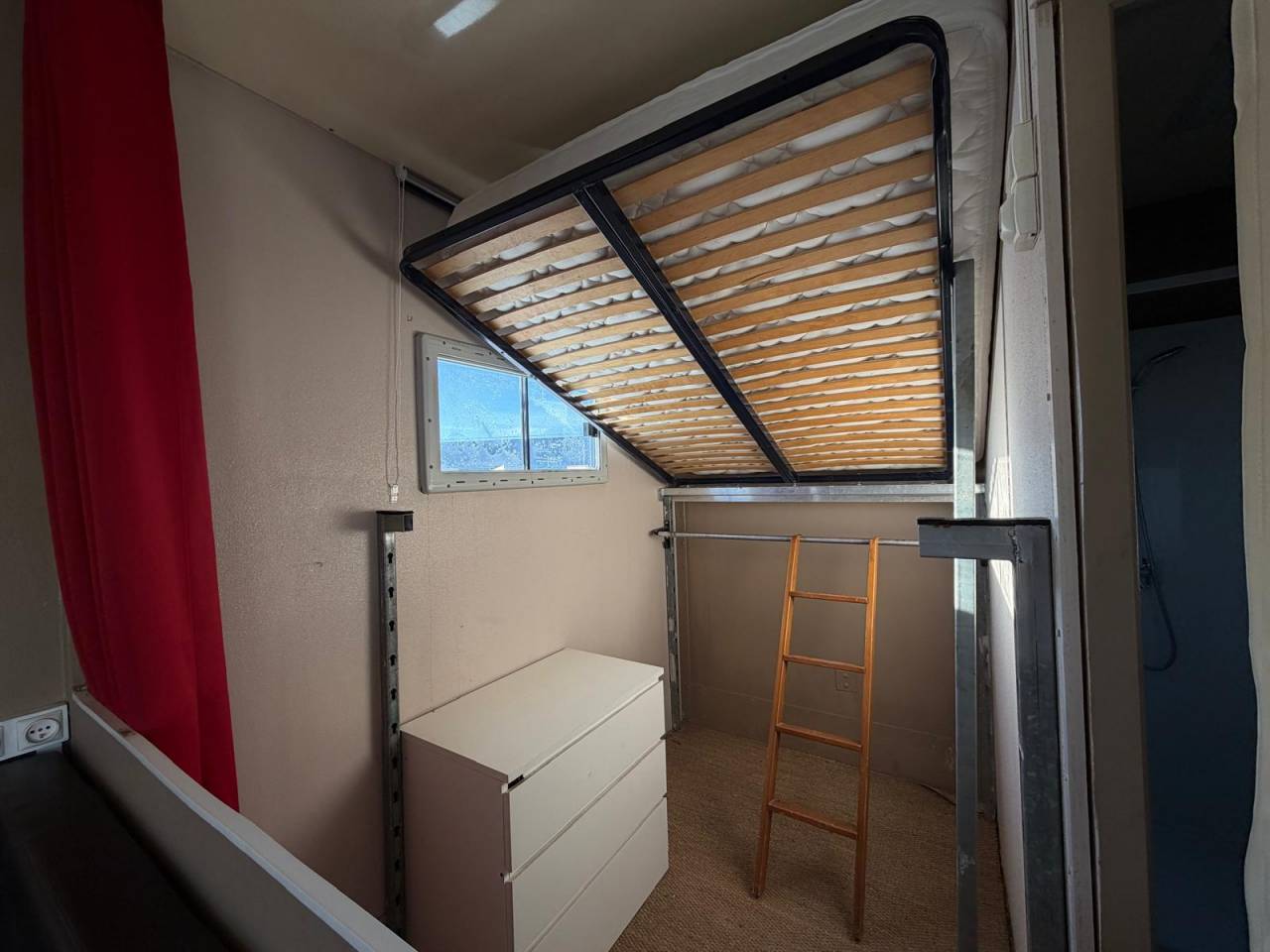 Horsebox NON-HGV Daf SEMI-REMORQUE 10P-APPARTEMENT 4P 2017 Used