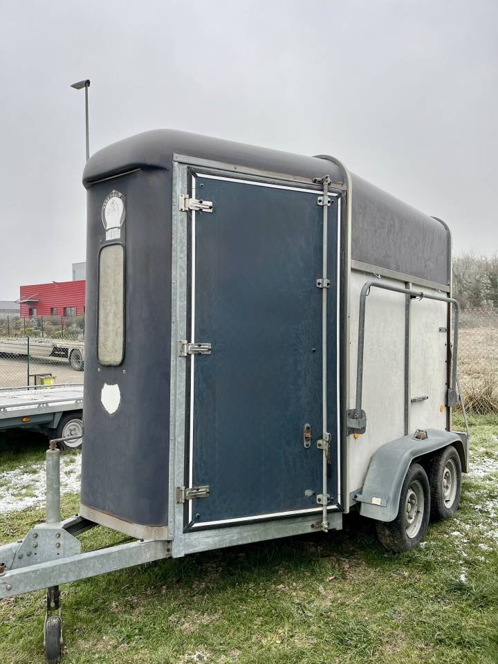 Horse trailer Fautras PROVAN 2 Stalls 2004 Used