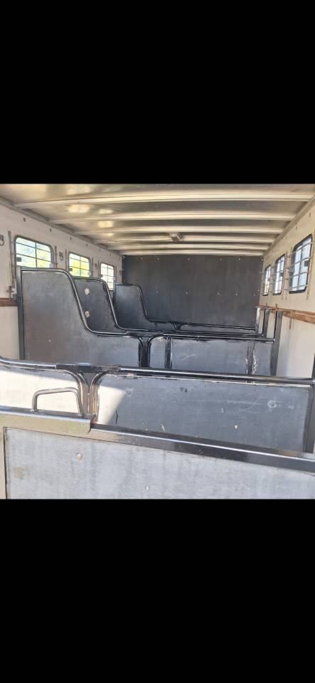 Horsebox NON-HGV Renault Midlum  2004 Used