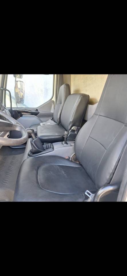 Horsebox NON-HGV Renault Midlum  2004 Used