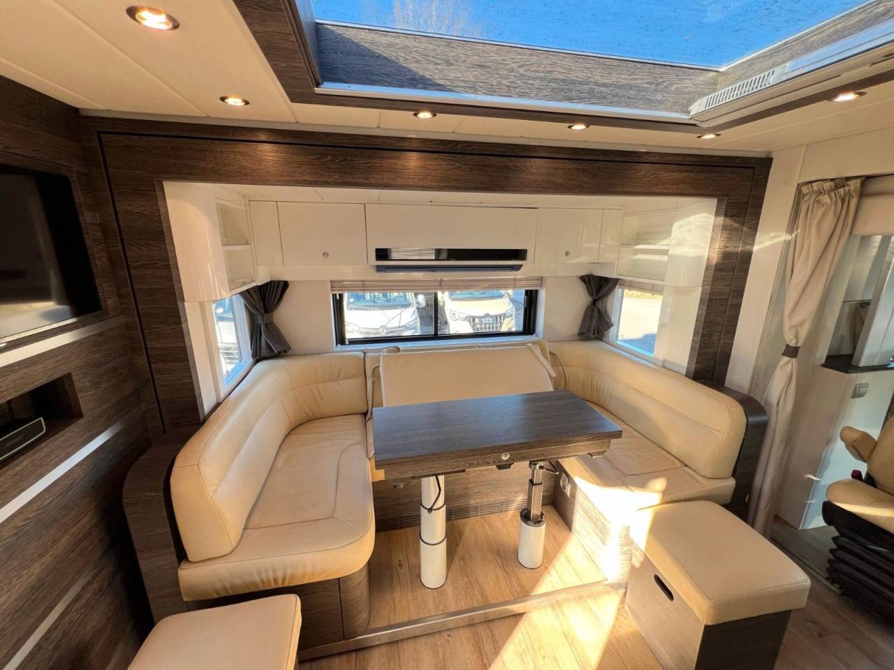 Horsebox NON-HGV Mercedes MERCEDES-BENZ 0 Used