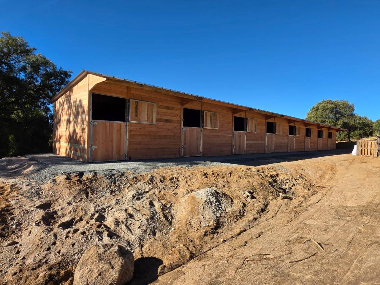 LCI Location | Equestrian facilities > Horse stables