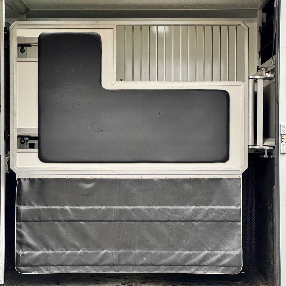 Horsebox HGV AKX 3p 2025 Used