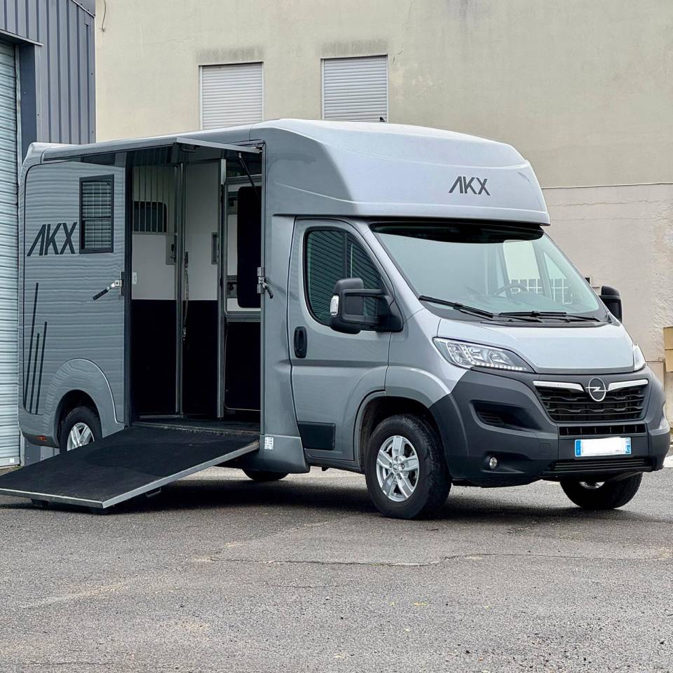 Horsebox HGV AKX 3p 2025 Used