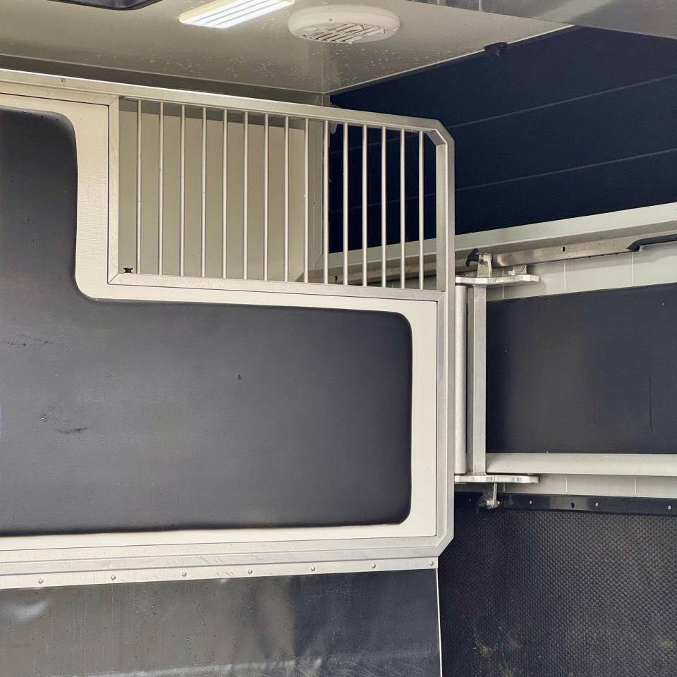 Horsebox HGV AKX 3p 2025 Used