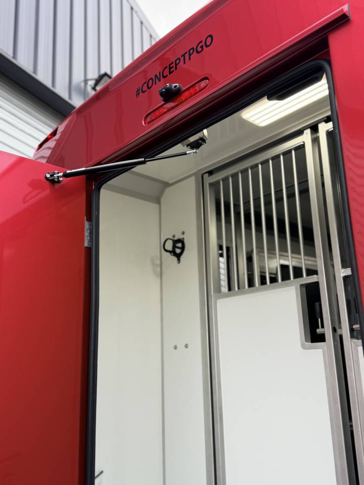 Horsebox HGV AKX 5p BVA  2026 New