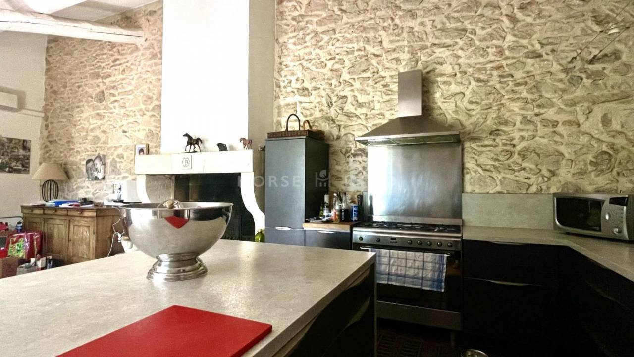 Equestrian property  Gard