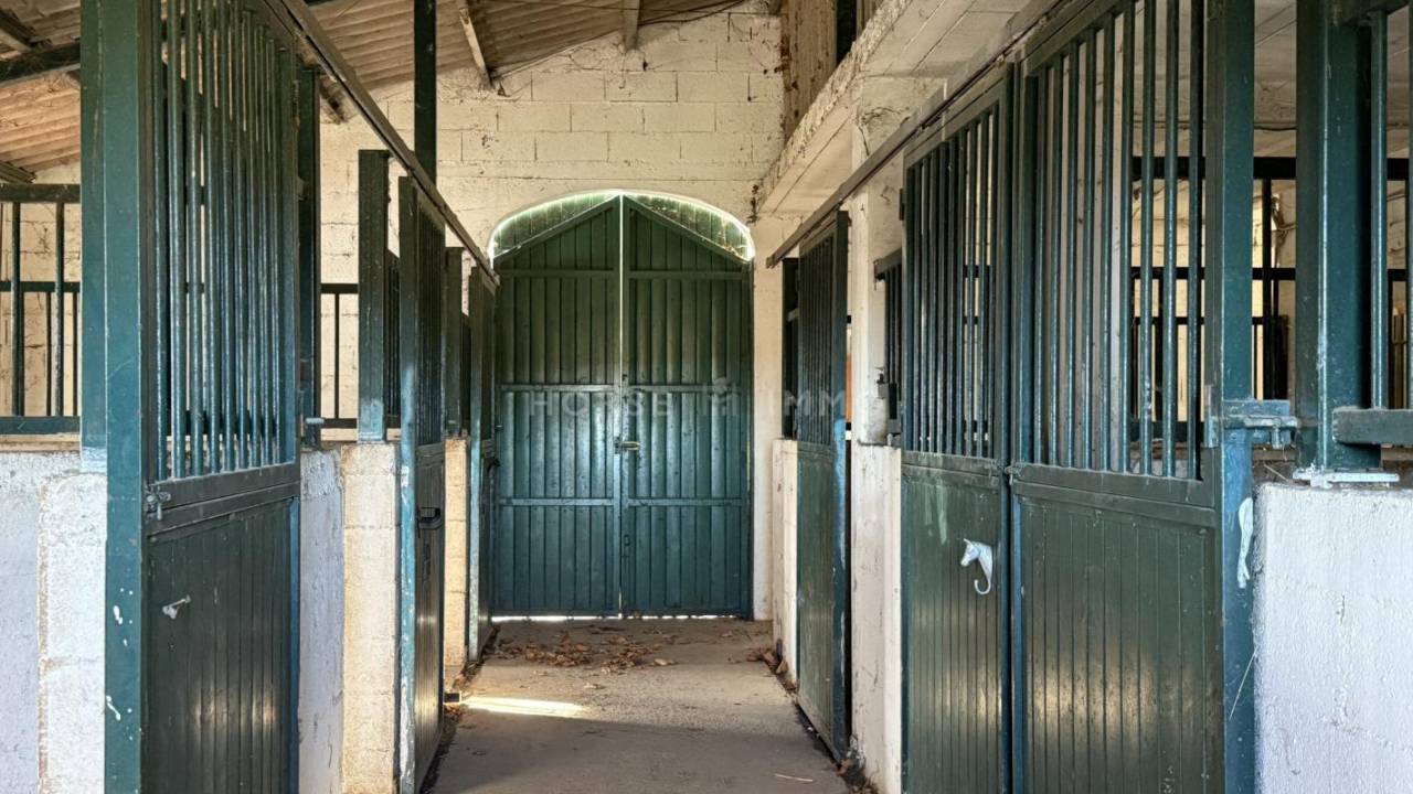 Equestrian property  Gard