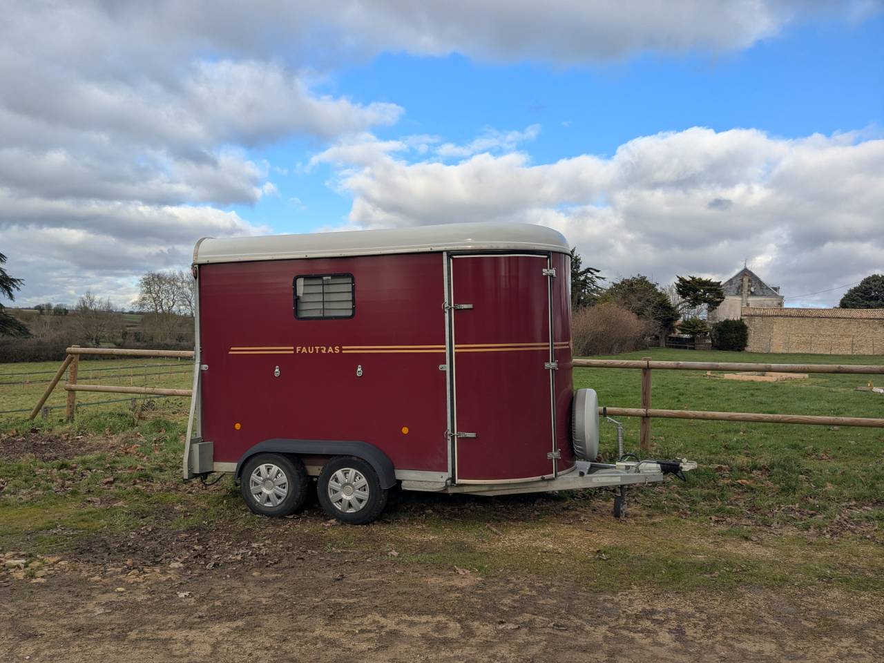 Horse trailer Fautras Oblic + 2 2 Stalls 2022 Used