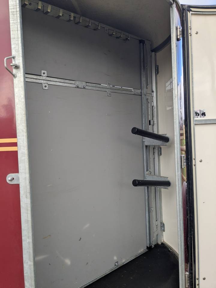 Horse trailer Fautras Oblic + 2 2 Stalls 2022 Used