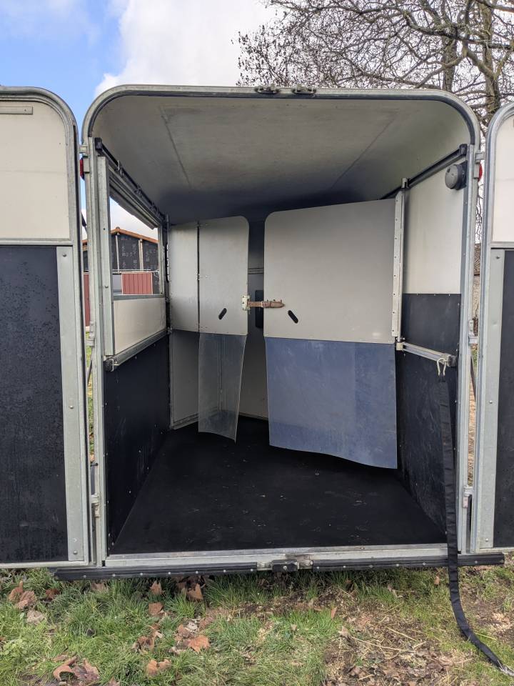 Horse trailer Fautras Oblic + 2 2 Stalls 2022 Used