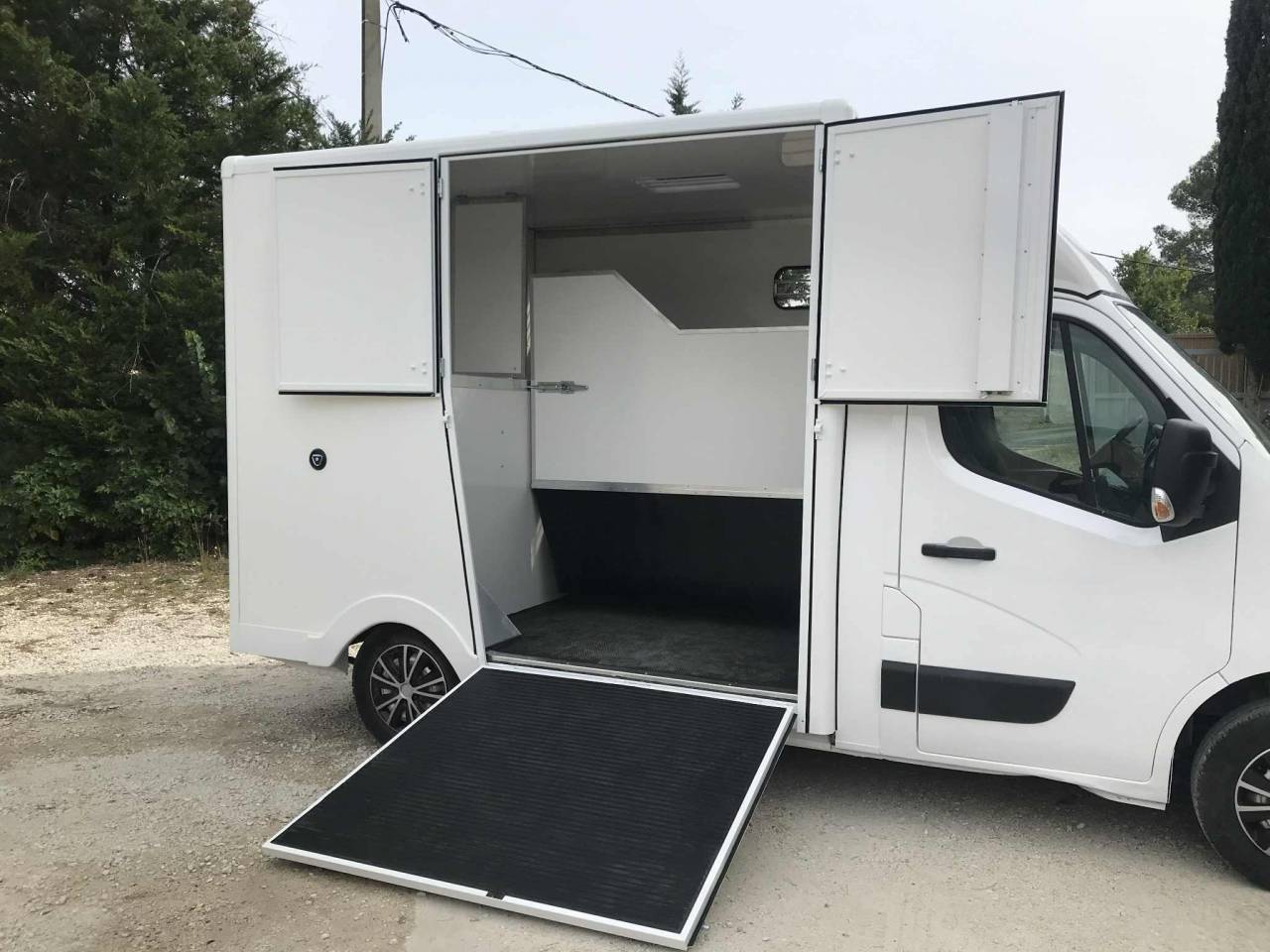 Horsebox HGV Renault  2018 Used