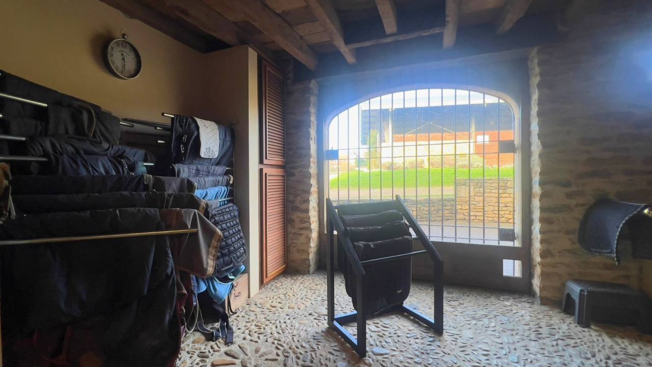 Luxurious equestrian property  Lot