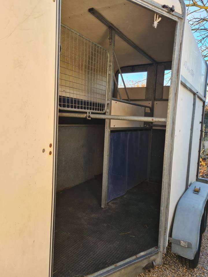 Horse trailer Fautras Provan 2 Stalls 2002 Used