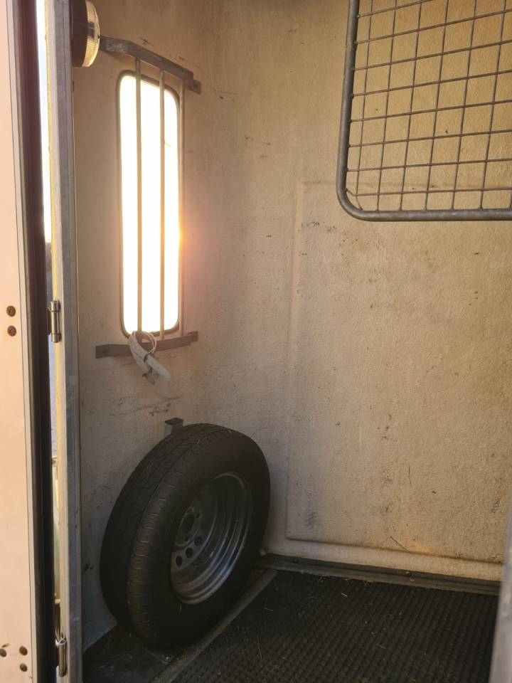 Horse trailer Fautras Provan 2 Stalls 2002 Used